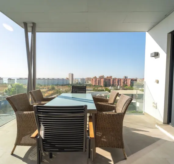 Short-term rent of middle floor apartment in Fuengirola