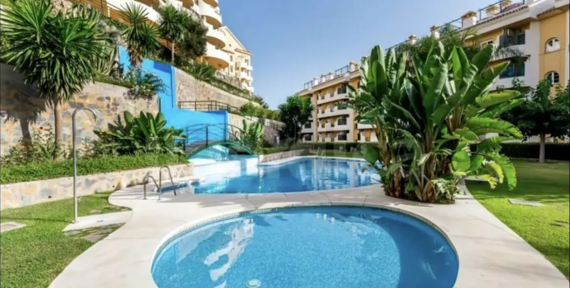 Short-term rent of middle floor apartment in Nueva Andalucía 1