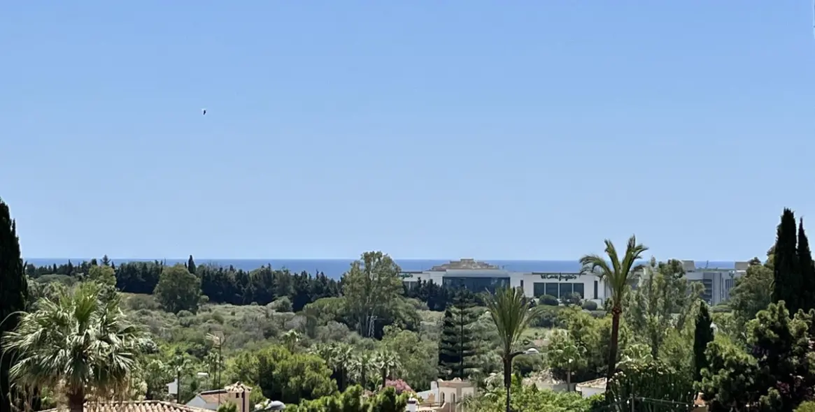 Short-term rent of middle floor apartment in Nueva Andalucía 5