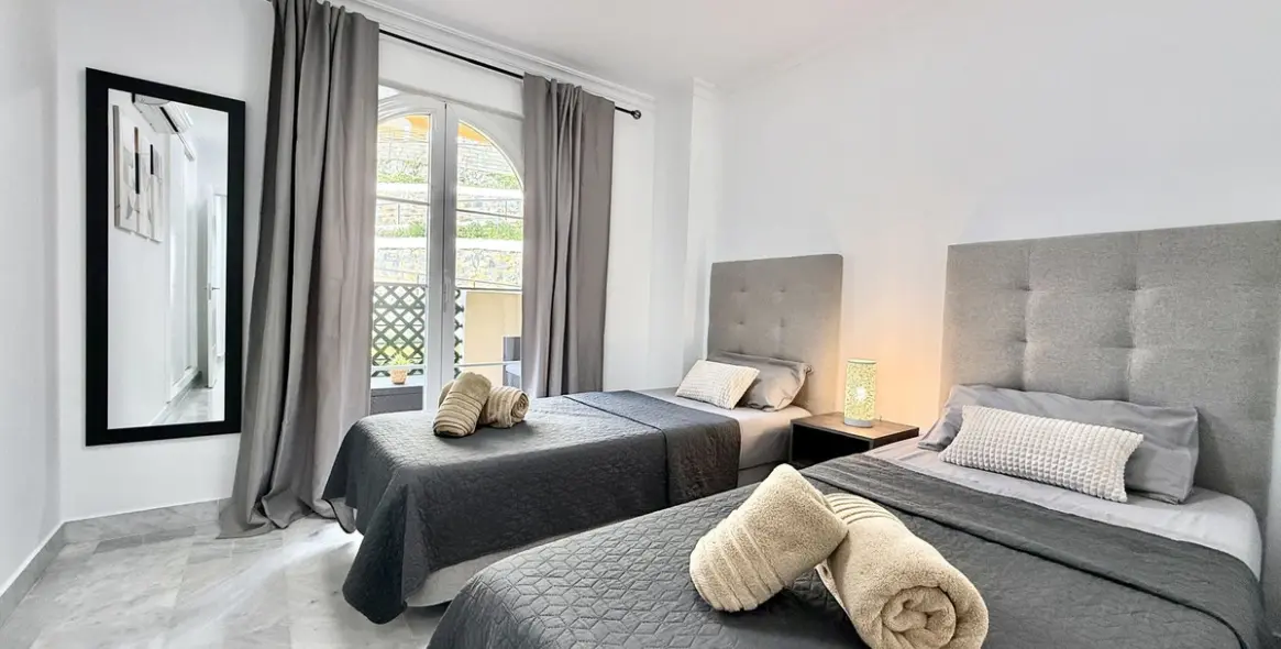 Short-term rent of middle floor apartment in Nueva Andalucía 14