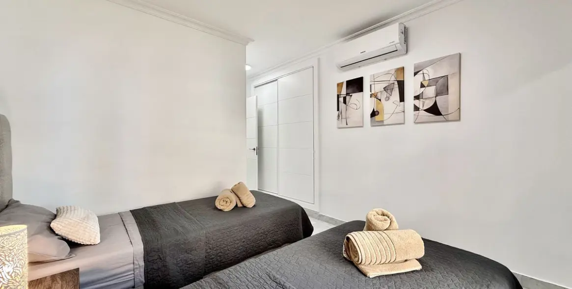 Short-term rent of middle floor apartment in Nueva Andalucía 16