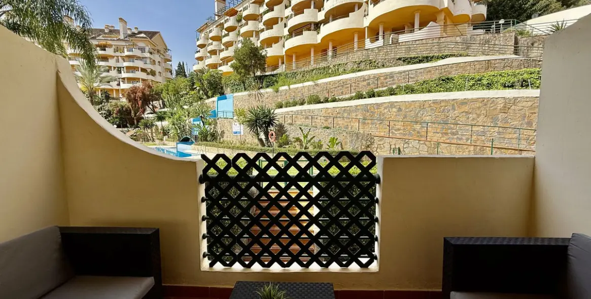 Short-term rent of middle floor apartment in Nueva Andalucía 17