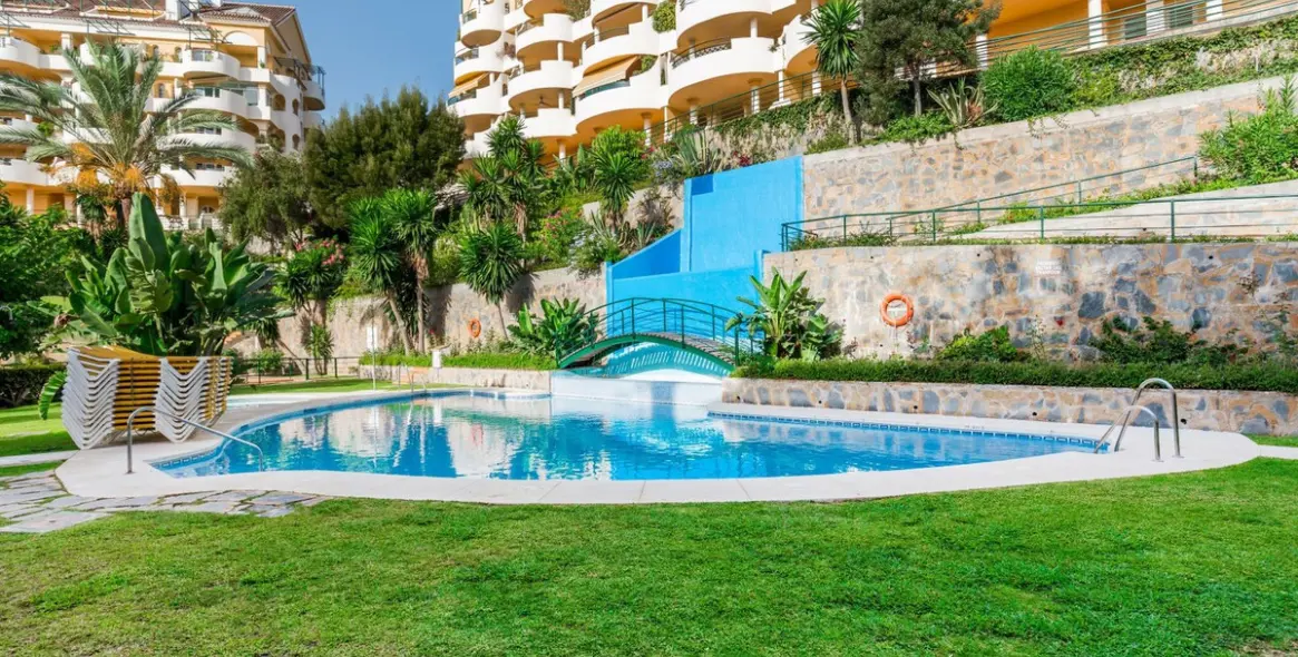 Short-term rent of middle floor apartment in Nueva Andalucía 23