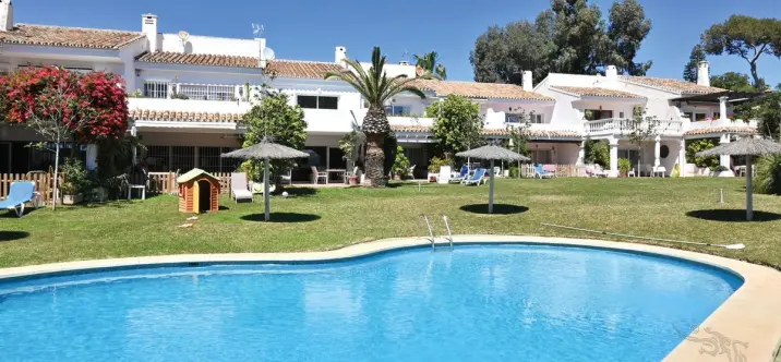 Краткосрочная аренда дома на две семьи в Costabella 1