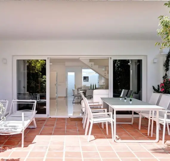 Краткосрочная аренда дома на две семьи в Costabella