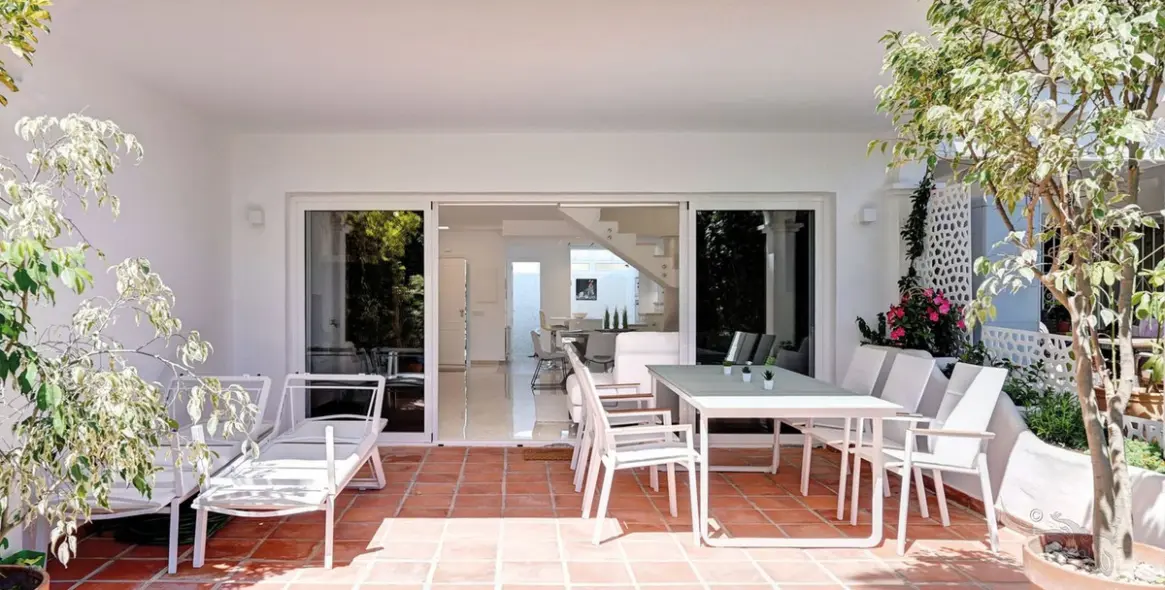 Short-term rent of semi-detached house in Costabella 4