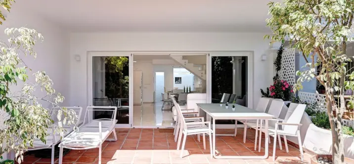 Краткосрочная аренда дома на две семьи в Costabella 3