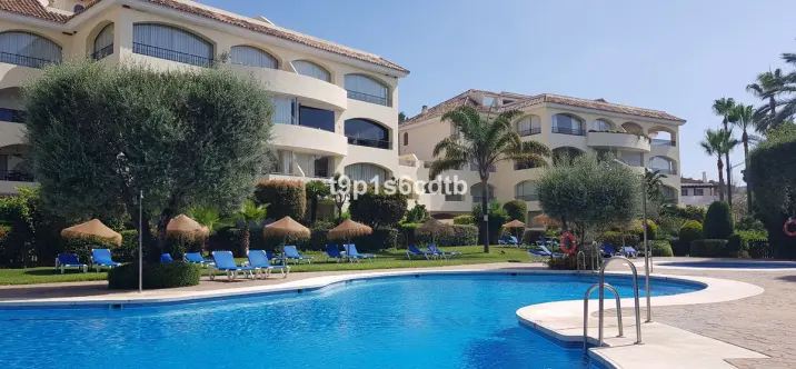 Short-term rent of middle floor apartment in Bahía de Marbella 0