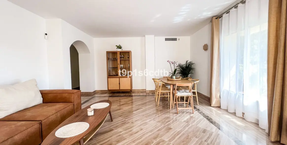 Short-term rent of middle floor apartment in Bahía de Marbella 3