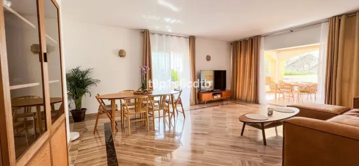 Short-term rent of middle floor apartment in Bahía de Marbella 3