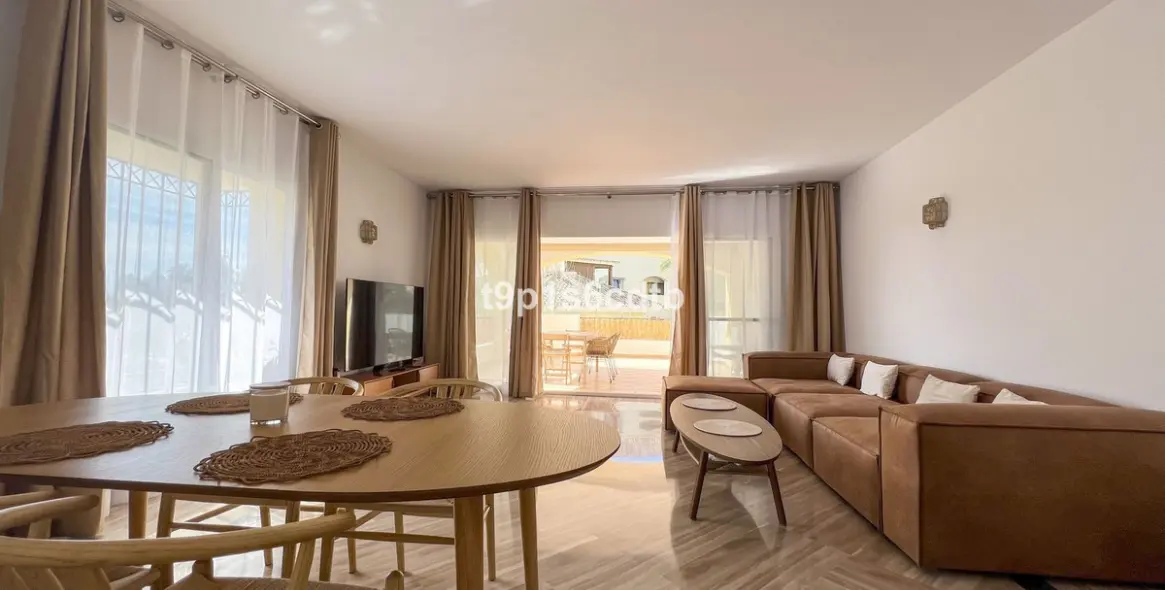 Short-term rent of middle floor apartment in Bahía de Marbella 5
