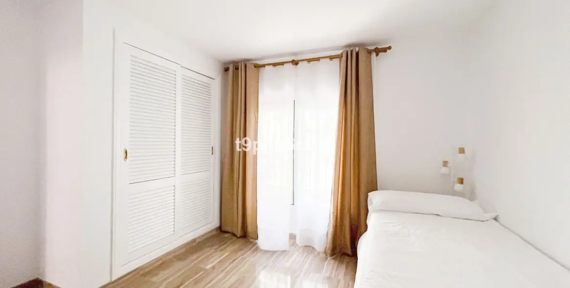 Short-term rent of middle floor apartment in Bahía de Marbella 9