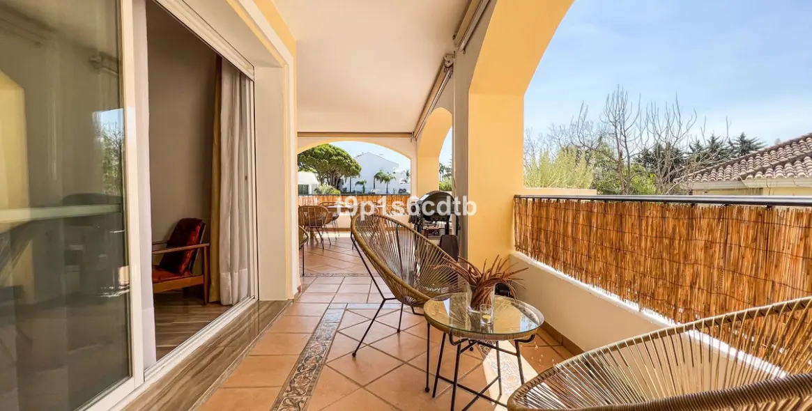 Short-term rent of middle floor apartment in Bahía de Marbella 19
