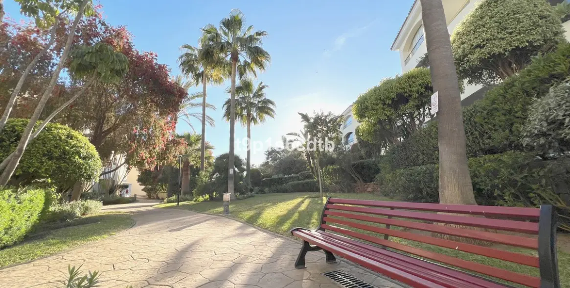 Short-term rent of middle floor apartment in Bahía de Marbella 20