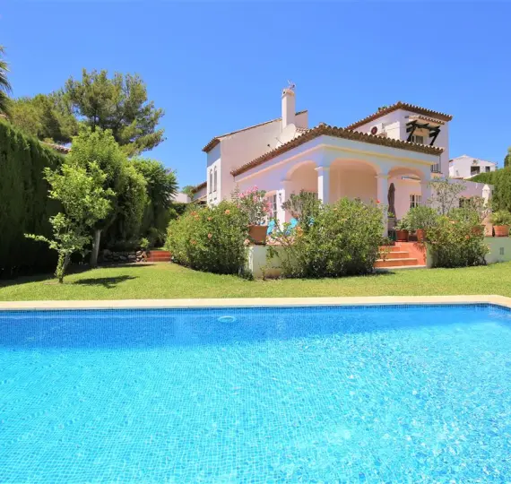 Краткосрочная аренда  отдельно стоящей виллы в Marbella