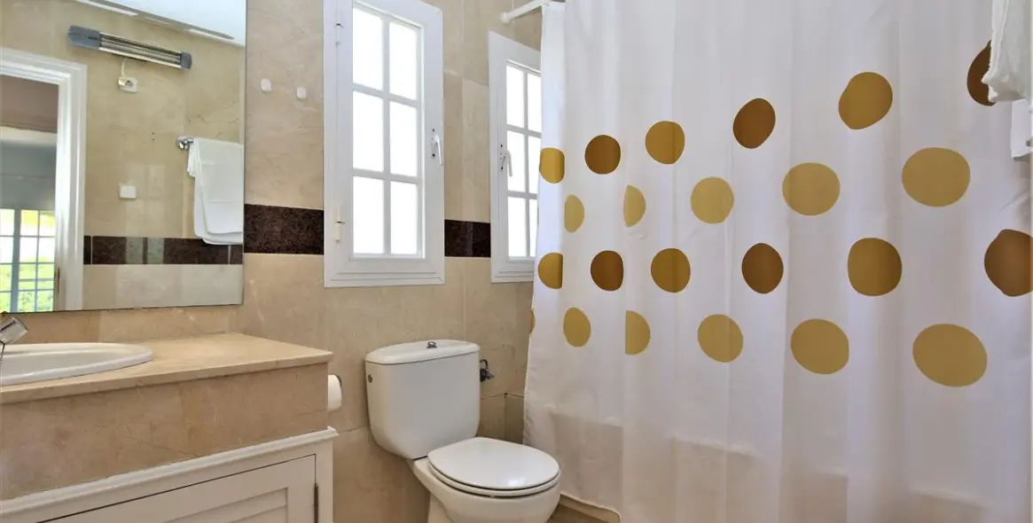 Краткосрочная аренда  отдельно стоящей виллы в Marbella 15