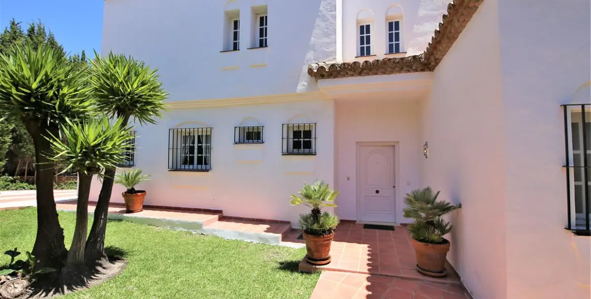 Alquiler a corto plazo de villa independiente en Marbella 24