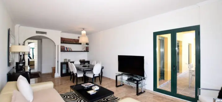 Alquiler a corto plazo de apartamento en planta media en San Pedro de Alcántara 2