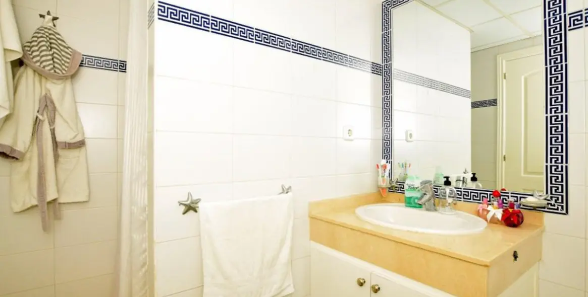 Short-term rent of middle floor apartment in San Pedro de Alcántara 10