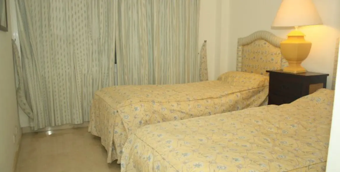 Short-term rent of penthouse in Selwo 9