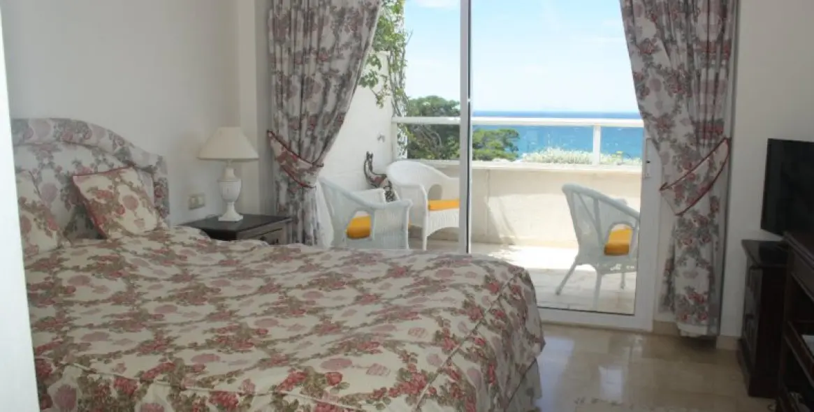 Short-term rent of penthouse in Selwo 13