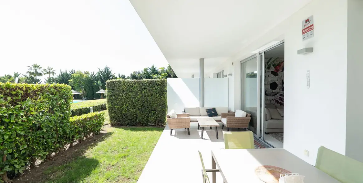 Short-term rent of ground floor apartment in Cancelada 3