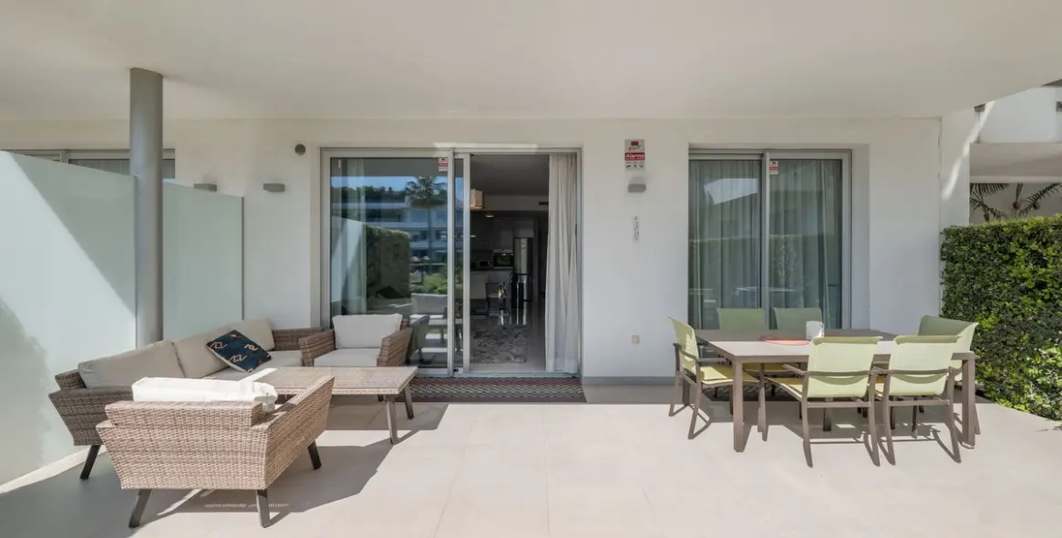 Short-term rent of ground floor apartment in Cancelada 4