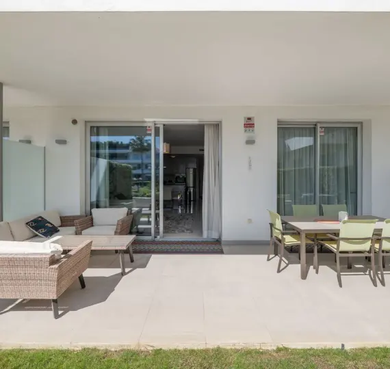 Short-term rent of ground floor apartment in Cancelada