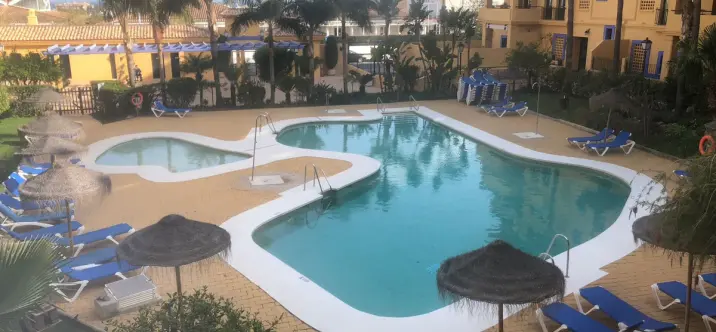 Alquiler a corto plazo de apartamento en planta media en San Pedro de Alcántara 1