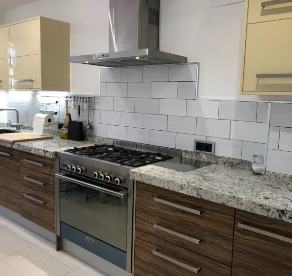 Alquiler a corto plazo de apartamento en planta media en San Pedro de Alcántara