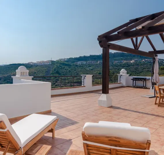 Short-term rent of penthouse in Casares Playa