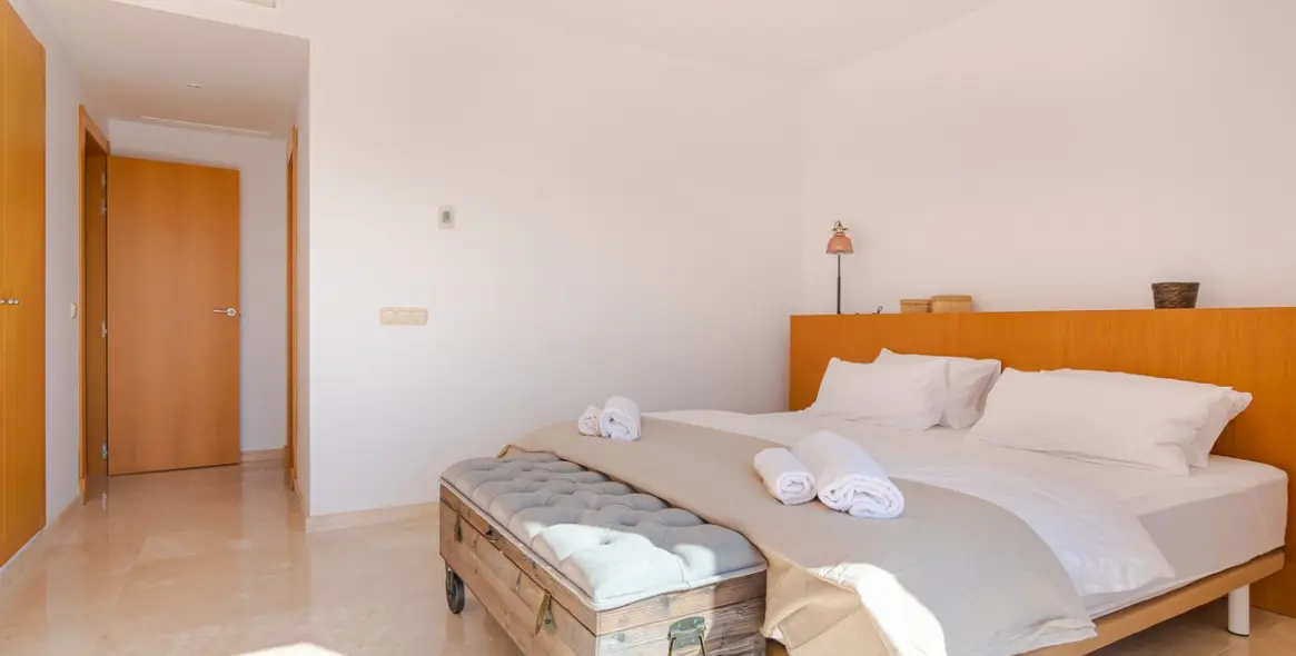 Short-term rent of penthouse in Casares Playa 11