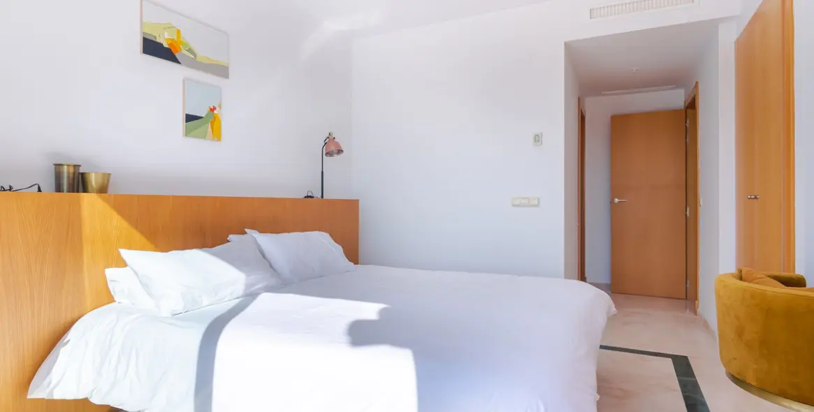 Short-term rent of penthouse in Casares Playa 13