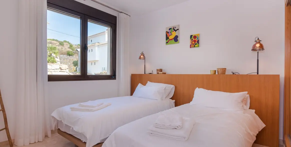 Short-term rent of penthouse in Casares Playa 16