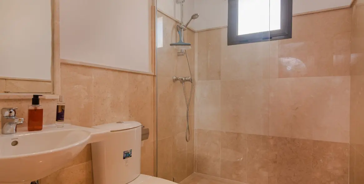 Short-term rent of penthouse in Casares Playa 17