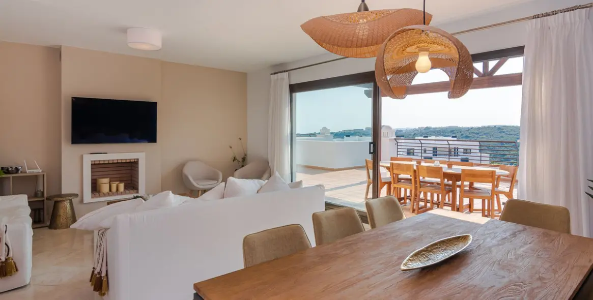 Short-term rent of penthouse in Casares Playa 19