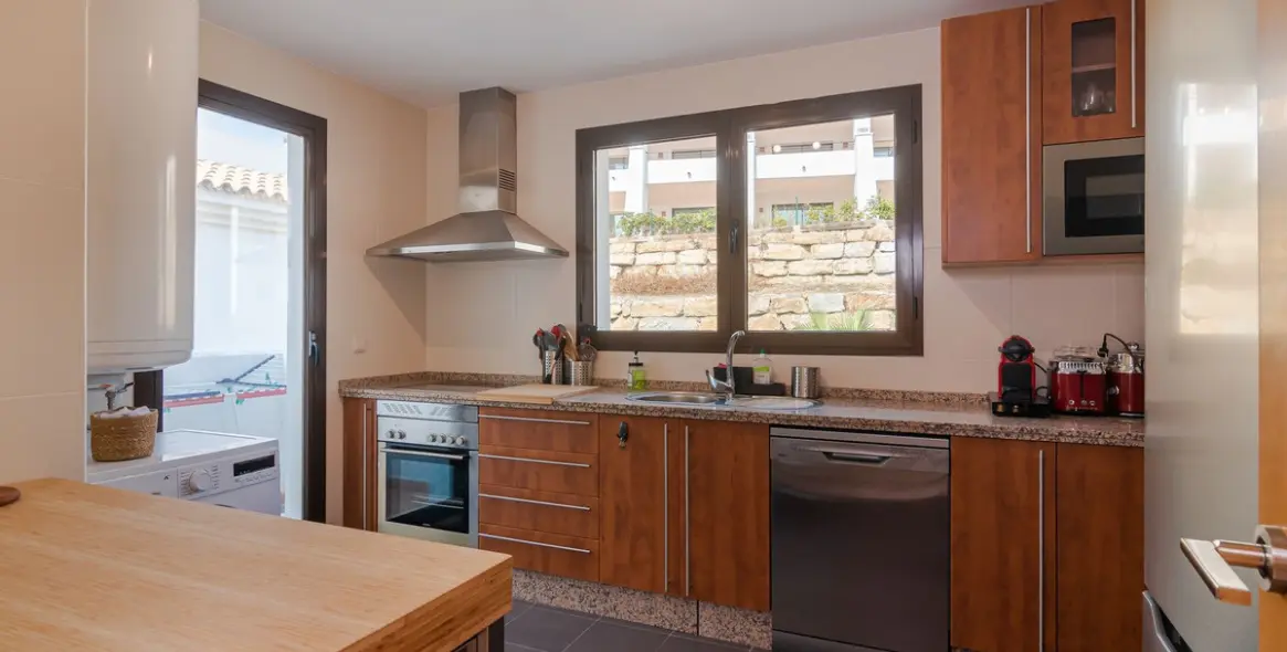 Short-term rent of penthouse in Casares Playa 21