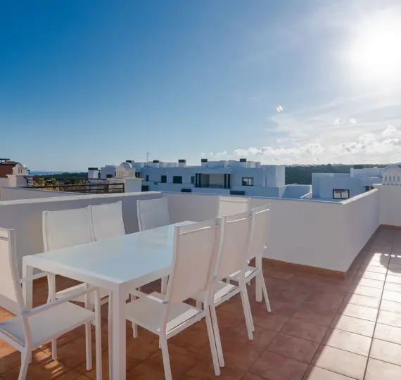 Short-term rent of penthouse in Casares Playa