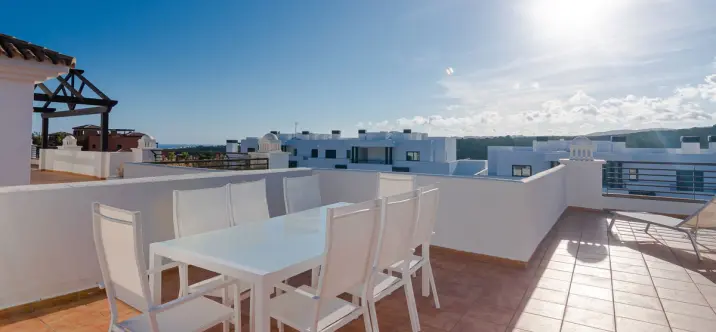 Short-term rent of penthouse in Casares Playa 2