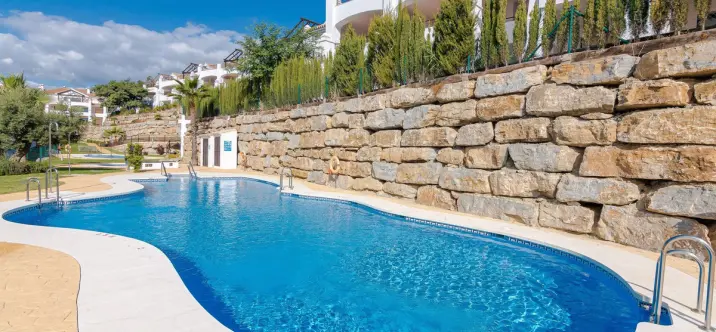 Short-term rent of penthouse in Casares Playa 3