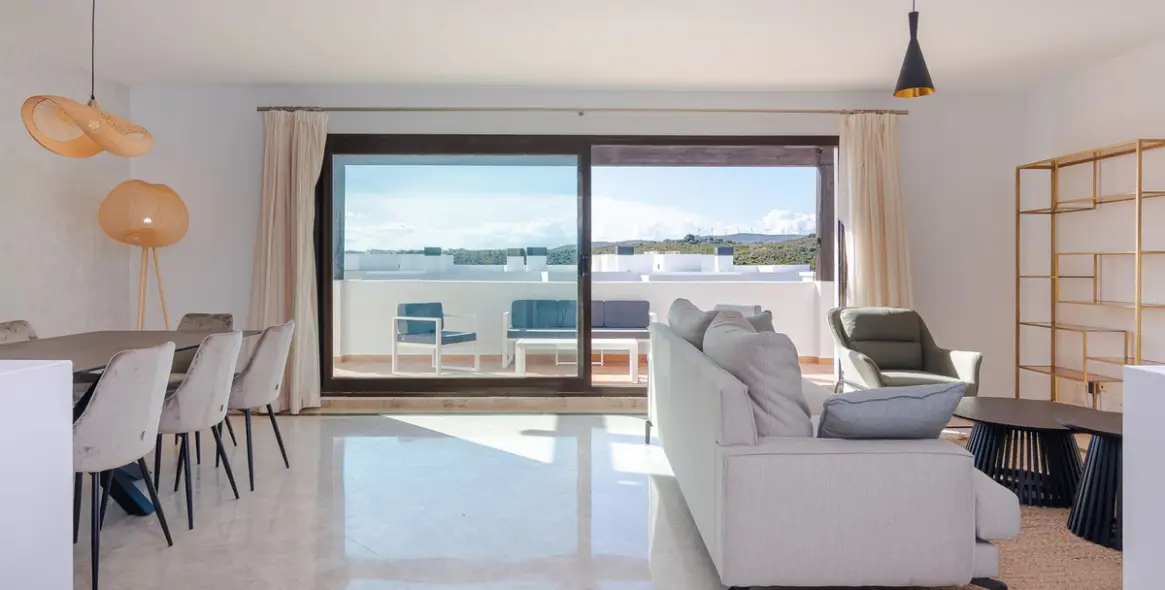 Short-term rent of penthouse in Casares Playa 7