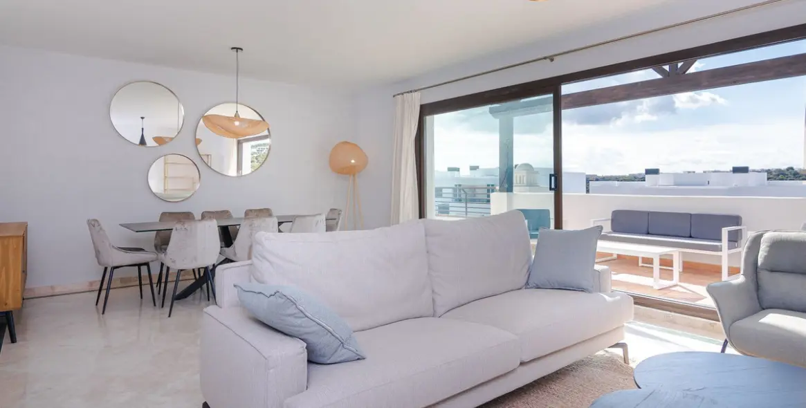 Short-term rent of penthouse in Casares Playa 8