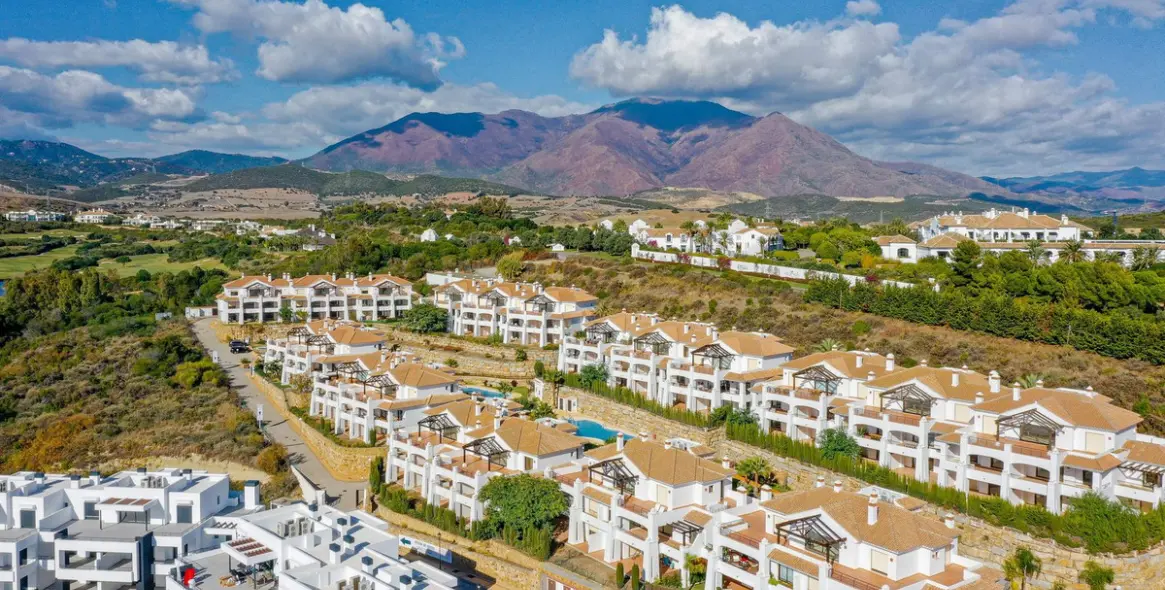 Short-term rent of penthouse in Casares Playa 22