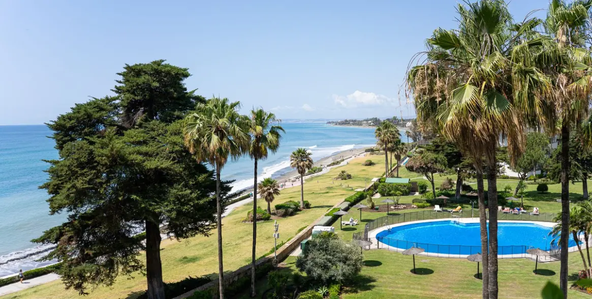 Alquiler a corto plazo de apartamento en planta media en New Golden Mile 1