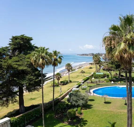 Short-term rent of middle floor apartment in New Golden Mile