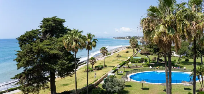 Short-term rent of middle floor apartment in New Golden Mile 0