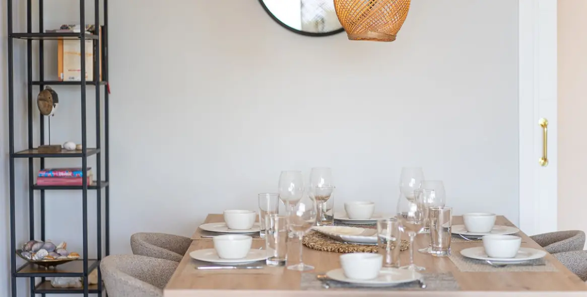 Alquiler a corto plazo de apartamento en planta media en New Golden Mile 4