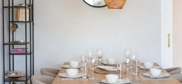 Short-term rent of middle floor apartment in New Golden Mile 3