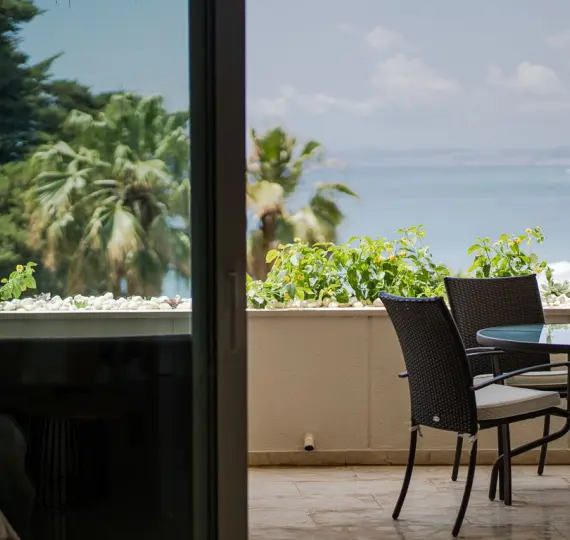 Short-term rent of middle floor apartment in New Golden Mile