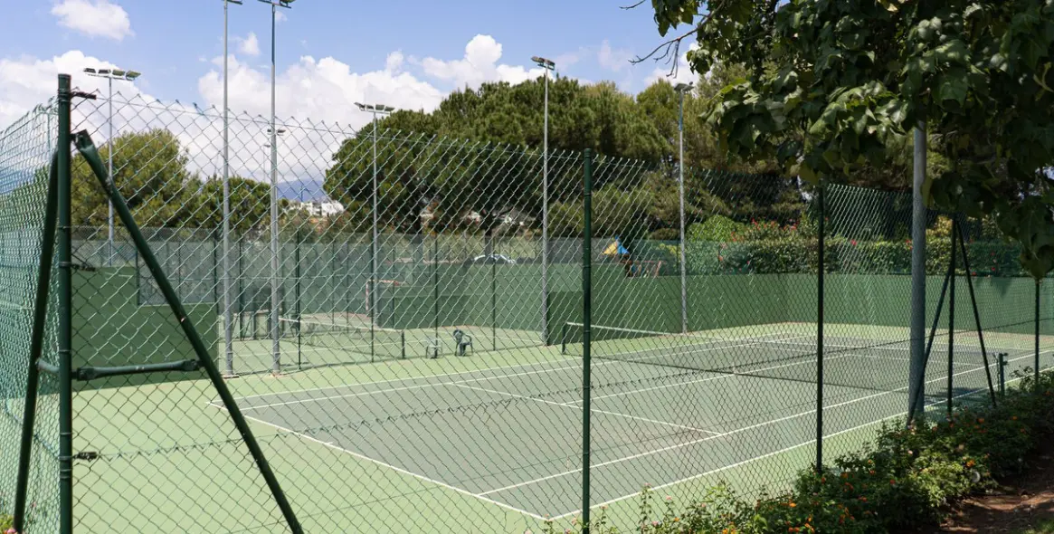 Alquiler a corto plazo de apartamento en planta media en New Golden Mile 18